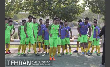 اولین تمرین تیم فوتبال نفت تهران با حضور علی کریمی
