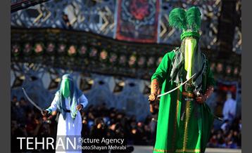 اجرای تعزیه در میدان امام حسین(ع)