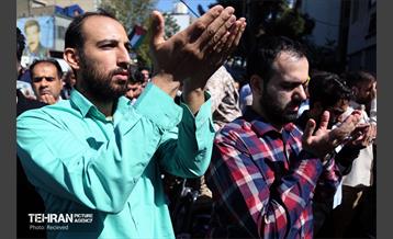 در حاشیه نماز جمعه تهران به امامت رهبر انقلاب 1