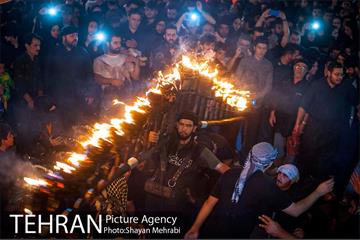 مشعل‌گردانی در دولت آباد تهران 34