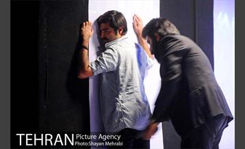 نمایش "او فقط خسته بود" 19