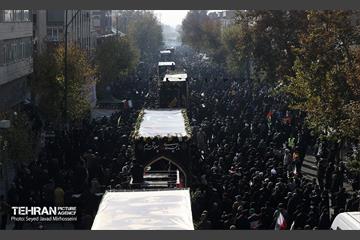 تشییع پیکرهای ۱۰۰ شهید گمنام از مقابل دانشگاه تهران 17