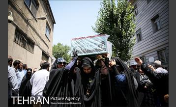 مراسم تشییع پیکرهای مطهر ۱۵۰ شهید تازه‌ تفحص‌ شده دفاع مقدس  - ۲ 32