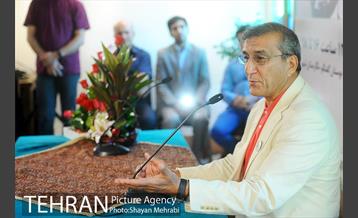 رونمایی از کتاب "این سه نفر را ببخشید" 8