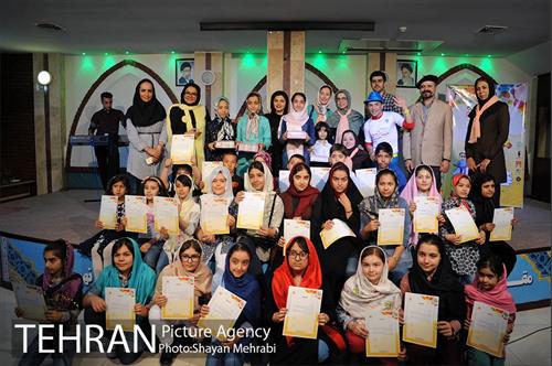 مراسم اختتامیه و تقدیر از برگزیدگان مسابقه نقاشی هم کلاسی سلام 24