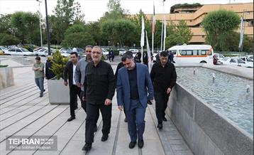 بازدید شهردار تهران از رویداد "اردی‌بهشت کتاب" 41