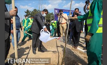 کاشت درخت میثاق در حرم امام خمینی 15