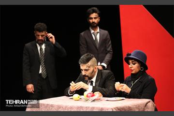 نمایش دروغ رستاخیز‎‎ 14