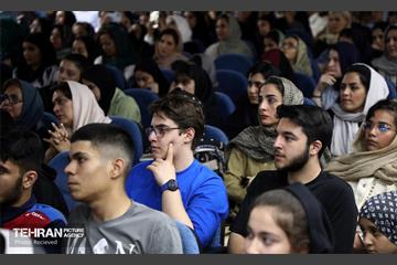رونمایی از مدال ورزشی منطقه‌۸    13