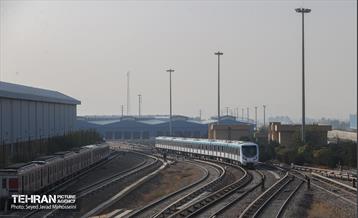 آیین بهره برداری از ۲ رام قطار ساخت داخل 49