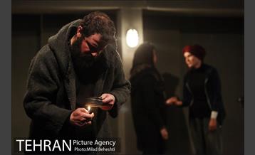 نمایش خداوند هایم را فراموش کرده است‎ 15