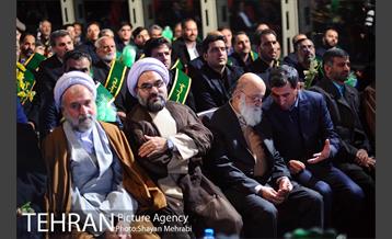 اهتزاز پرچم مسجد جمکران در برج میلاد 20