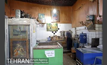 بازدید شهردار تهران از قهوه‌خانه حسین رمضان یخی در محله دروازه غار 15