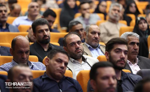 آیین تجلیل از برگزیدگان فصل تابستان مناطق ۲۲ گانه 68