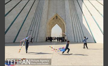 همایش زنگ تحرک و جشنواره بادبادک ها در میدان آزادی 20