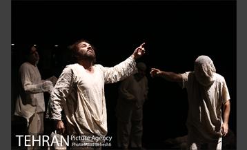 نمایش در انتظار ماهی سیا متوسط 1