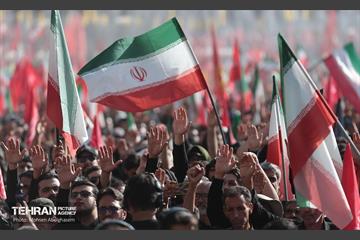 اقامه نماز بر پیکر آقای شهید ایران - 1 56