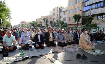 اقامه نماز عید فطر در محله کرمان 10