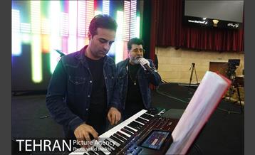 کنسرت آنلاین مهدی یغمایی 5