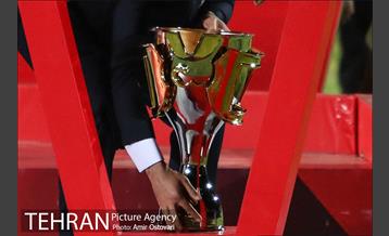 اهدای جام قهرمانی لیگ برتر به تیم پرسپولیس 36