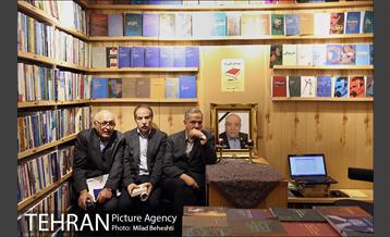 کتابگردی با احمد مسجدجامعی 24