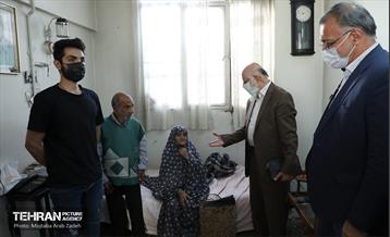 دیدار شهردار تهران با نخبگان و خانواده های شهدای منطقه 14
