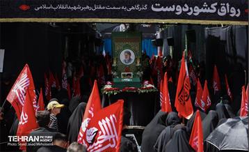 عزاداری روز عاشورا به نیابت از رهبر شهید انقلاب 27