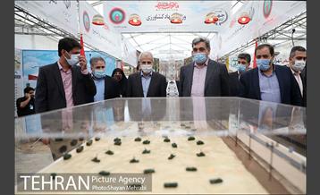 بازدید شهردار تهران از نمایشگاه دفاع مقدس 12