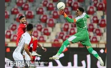 دیدار تیم های فوتبال پرسپولیس و تراکتور تبریز 15