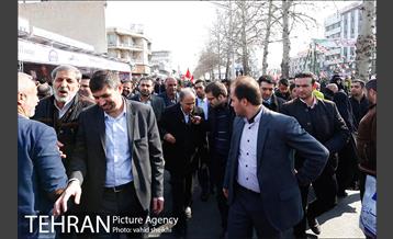 حضور شهردار تهران در راهپیمایی با مترو 18