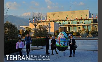 برج میلاد میزبان لاله های بهاری و تخم مرغ های رنگی 17