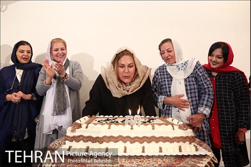جشن تولد مهرانه مهین ترابی‎ 1