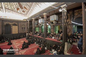 حسینیه سادات اخوی را قدیمی‌ترین حسینیه ایران می‌نامند که توسط حاج سیدابراهیم تقوی معروف به اخوی در زمان فتحعلی شاه قاجار در محله عودلاجان تهران احداث شد.