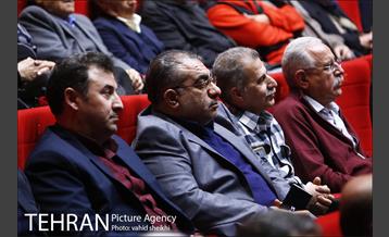 نشست  شهردار تهران با رهبران دینی،چهره های برجسته و شهروندان مسیحی آشوری و ارمنی 12