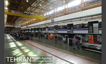 بازدید معاون اول رئیس جمهور به همراه شهردار تهران از کارخانه واگن‌سازی تهران 43