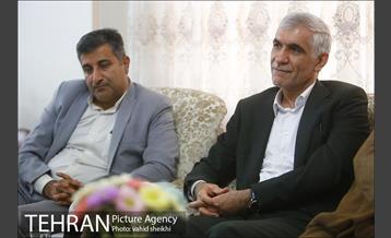 دیدار شهردار از خانواده شهید طباطبایی نیا 20