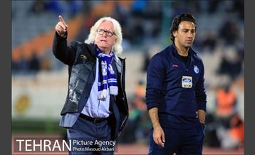 دیدار تیم‌های فوتبال ذوب آهن - استقلال تهران 19