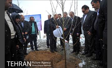 مراسم روز درختکاری با حضور شهردار تهران و رئیس مجلس 27