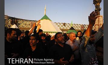 اجرای تعزیه در میدان امام حسین(ع)