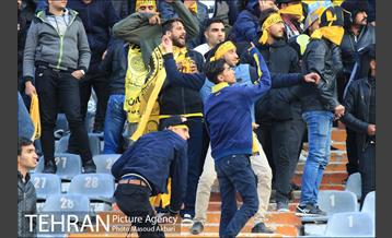 دیدار تیم های سپاهان اصفهان و پرسپولیس تهران 1