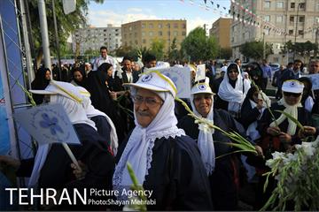 پیاده روی و گردهمایی سالمندان با حضور شهردار تهران 8