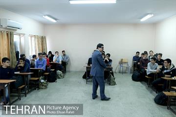 بازدید دکتر حسینی مکارم سرپرست شهرداری تهران از دبیرستان همت 8