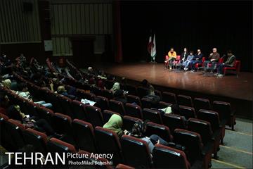 نشست نقد و بررسی فیلم لاک قرمز در فرهنگسرای ارسباران‎ 11