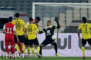 دیدار تیم های فوتبال پرسپولیس و سپاهان 10