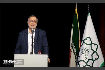 آیین گرامیداشت مقام شامخ معلم و تجلیل از معلمان نمونه منطقه ۱۷  30