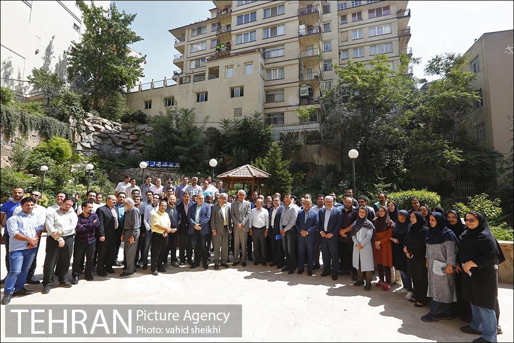 بازدید شهردار تهران از موسسه مطبوعاتی همشهری  31