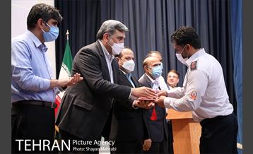 آیین تقدیر از آتش نشانان حریق پالایشگاه تهران 40