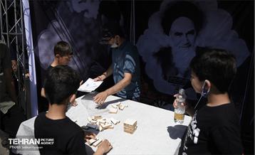 حضور مردم در مرقد امام خمینی(ره) 2