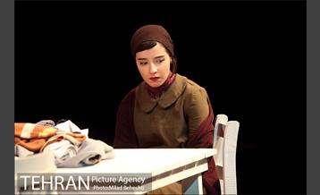 نمایش سه خواهر‎ 23