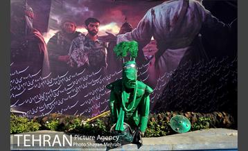 نمایشگاه دفاع مقدس در میدان بهارستان 40